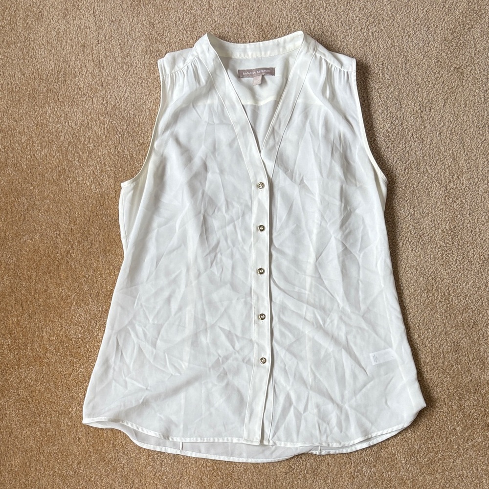 Banana Republic White Button-Down Blouse size 6